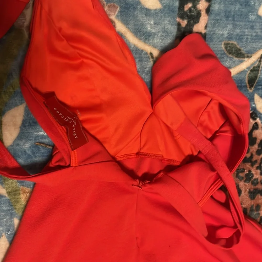 Akira red  Collection small red a line plunge - Picture 3 of 3